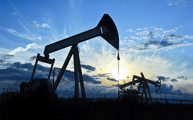 Сильное сокращение запасов нефти благоприятно сказалось на российской валюте